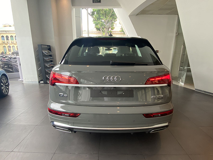 duoi xe audi q5 mau xam tinbanxe vn