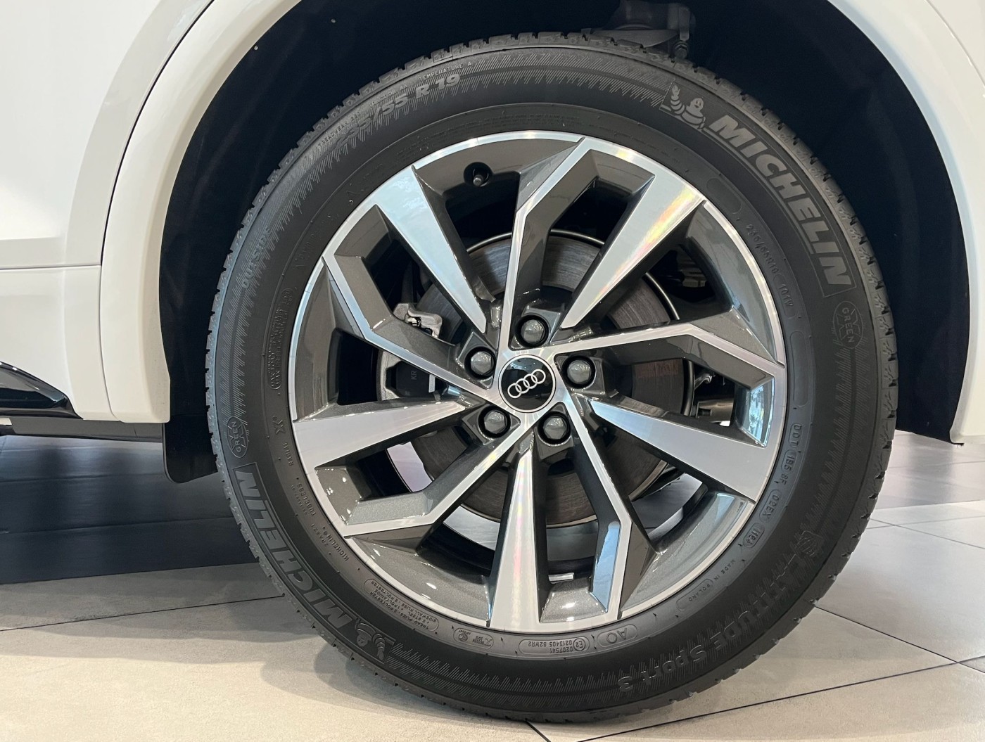 mam va lop xe audi q5