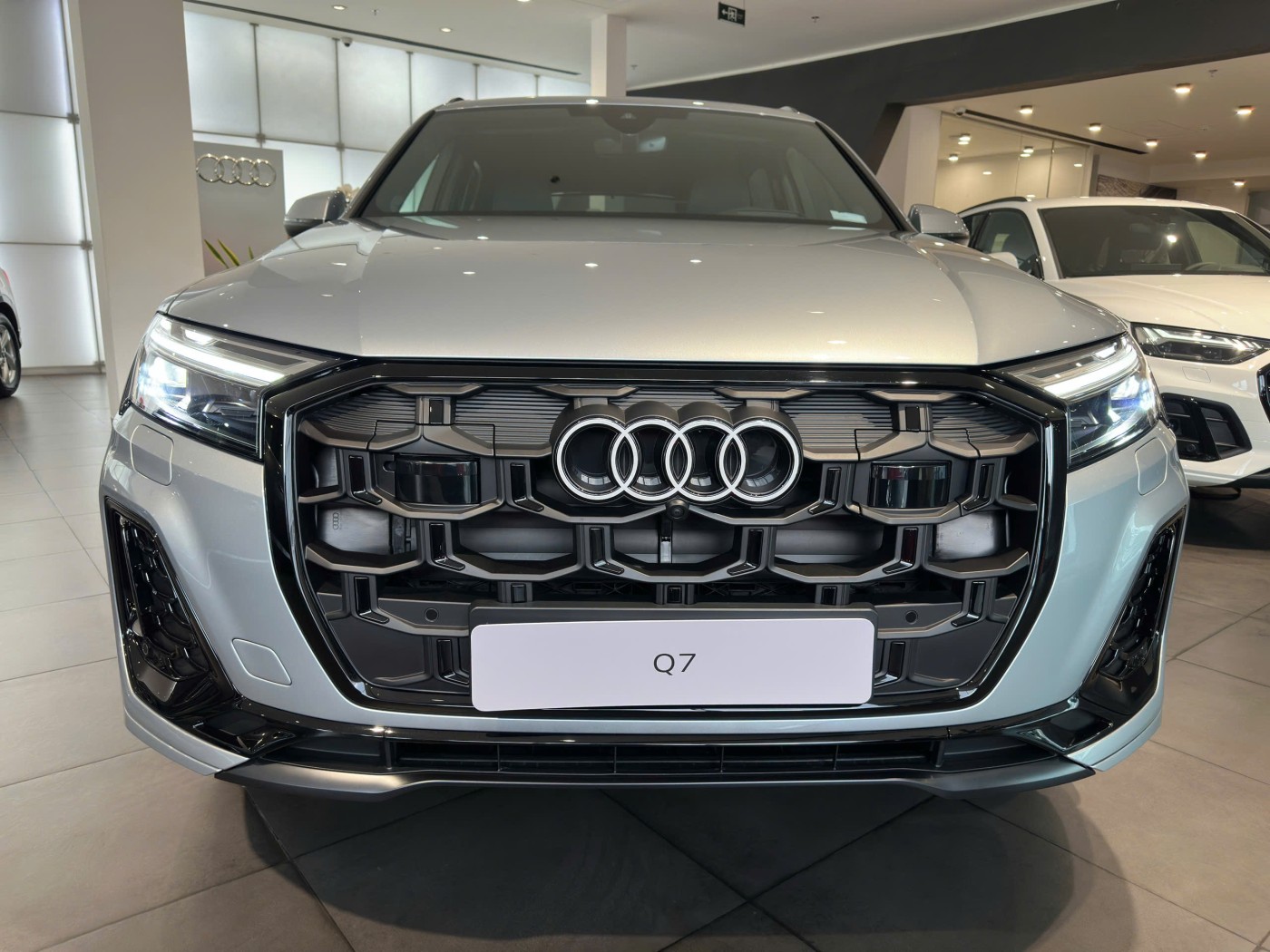 dau xe audi q7 tinbanxe vn