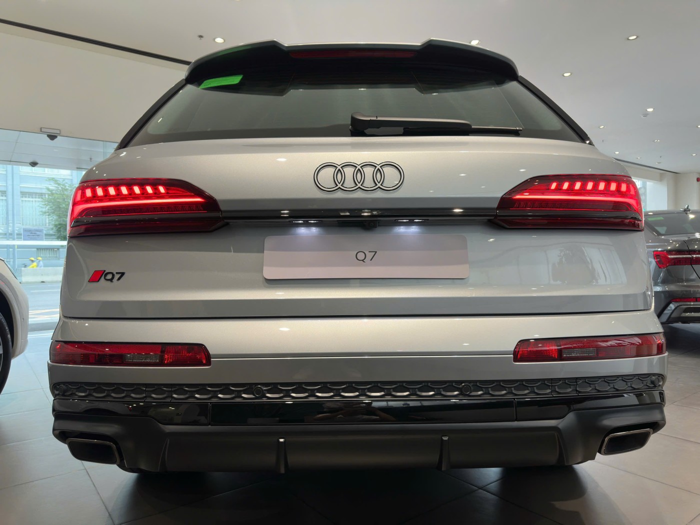 duoi xe audi q7 tinbanxe vn