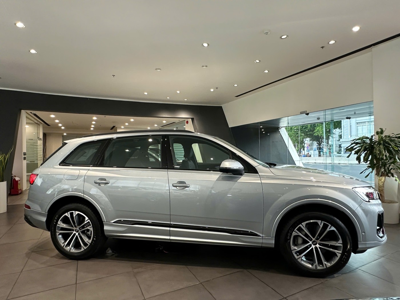 than xe audi q7 tinbanxe vn