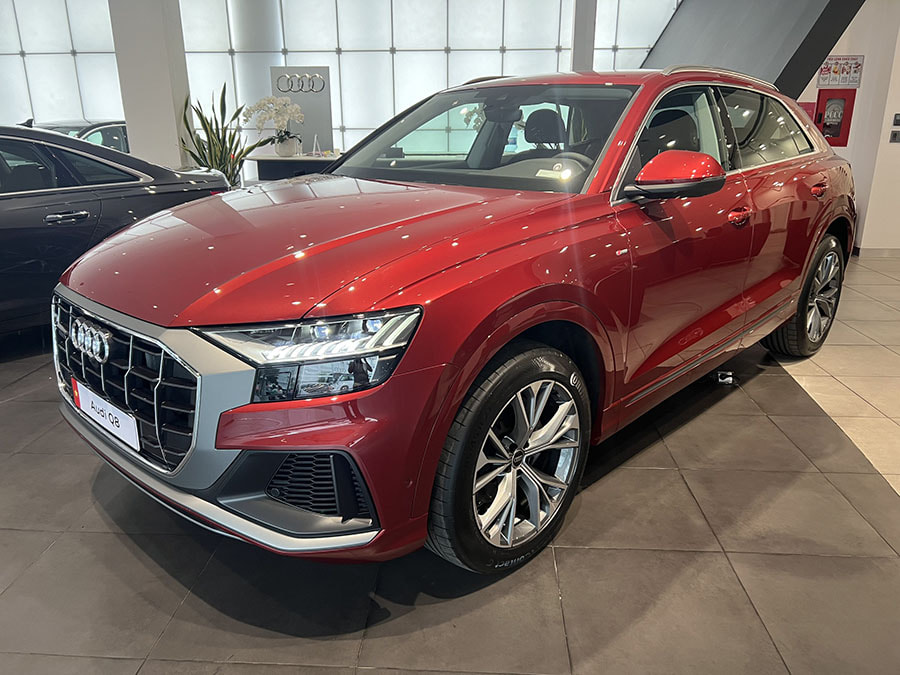 hong xe trai audi q8 tinbanxe vn