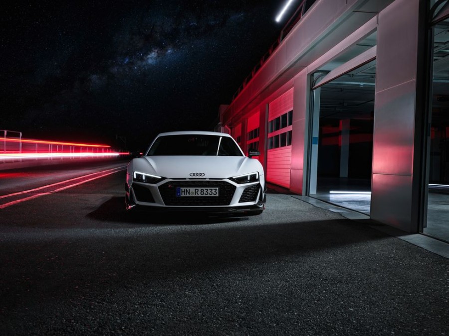 Thiết kế đầu xe audi r8 