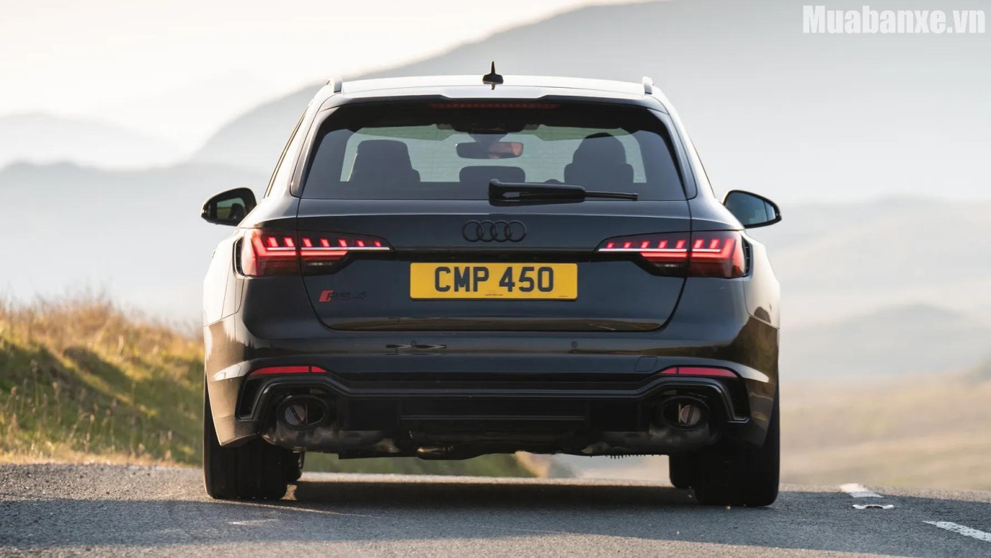 duoi xe audi rs4 tinbanxe vn