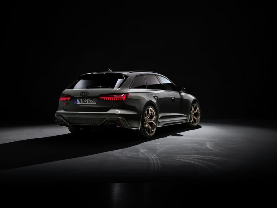 Thiết kế đuôi xe audi rs6 