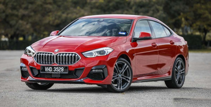 So sánh xe bmw 218i gran coupe 