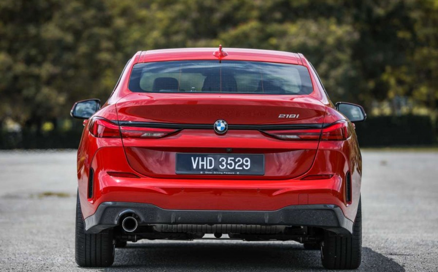 Thiết kế đuôi xe bmw 218i gran coupe 