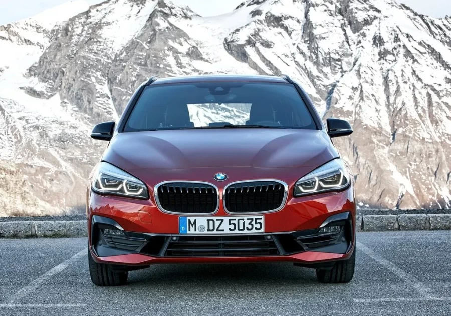 Thiết kế đầu xe bmw 218i 