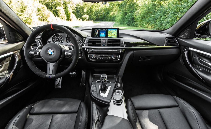 Thiết kế vô lăng và táp lô bmw 328i 