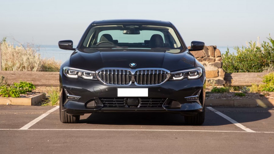 Thiết kế đầu xe bmw 330i 