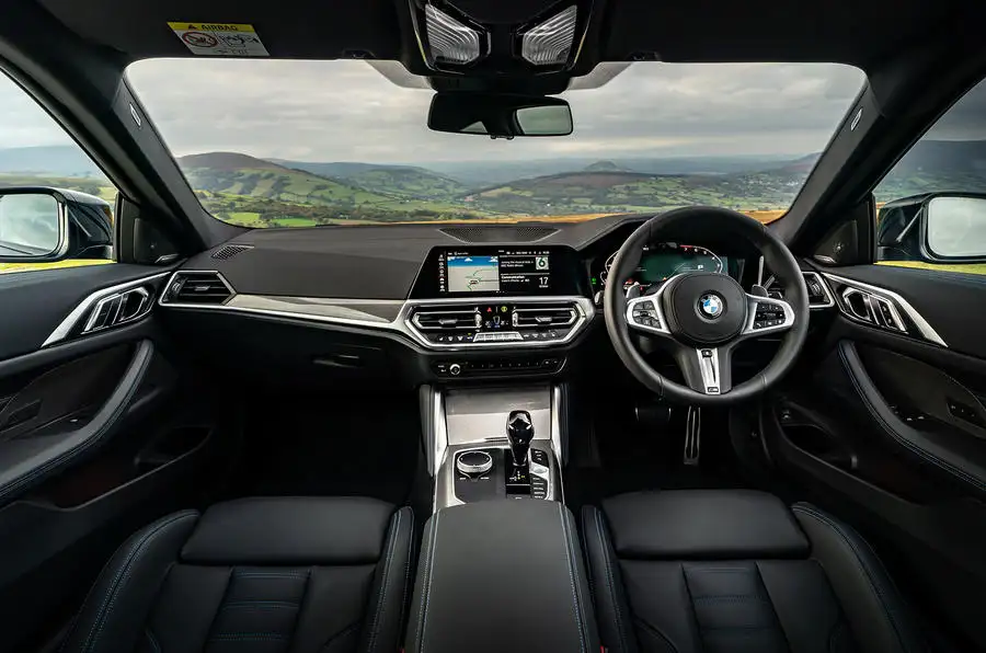 Thiết kế vô lăng và táp lô bmw 420i coupe 