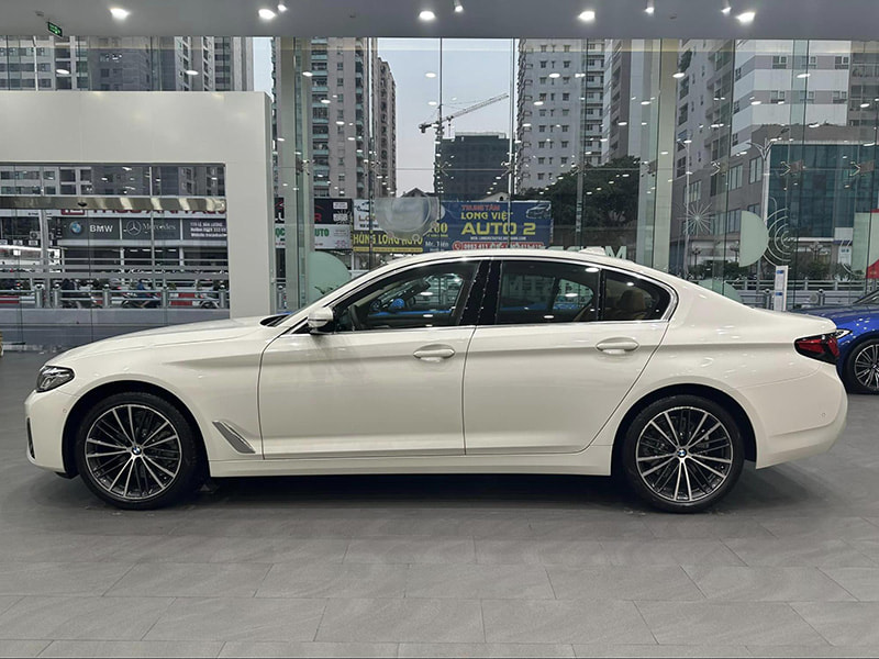 Thiết kế thân xe bmw 520i 