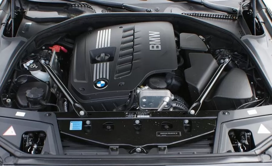 Động cơ vận hành bmw 528i