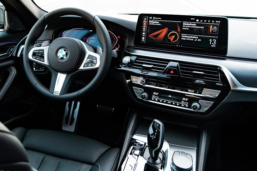 Thiết kế vô lăng và táp lô bmw 530i 