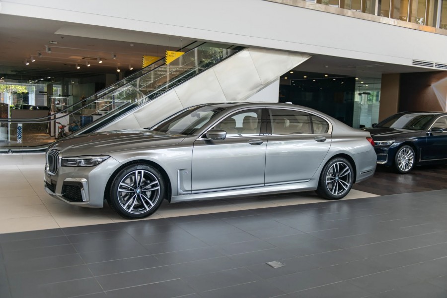 Thiết kế thân xe bmw 730li 