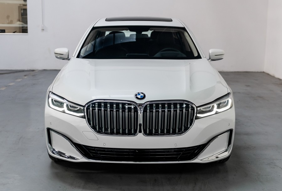 Thiết kế đầu xe bmw 740li 