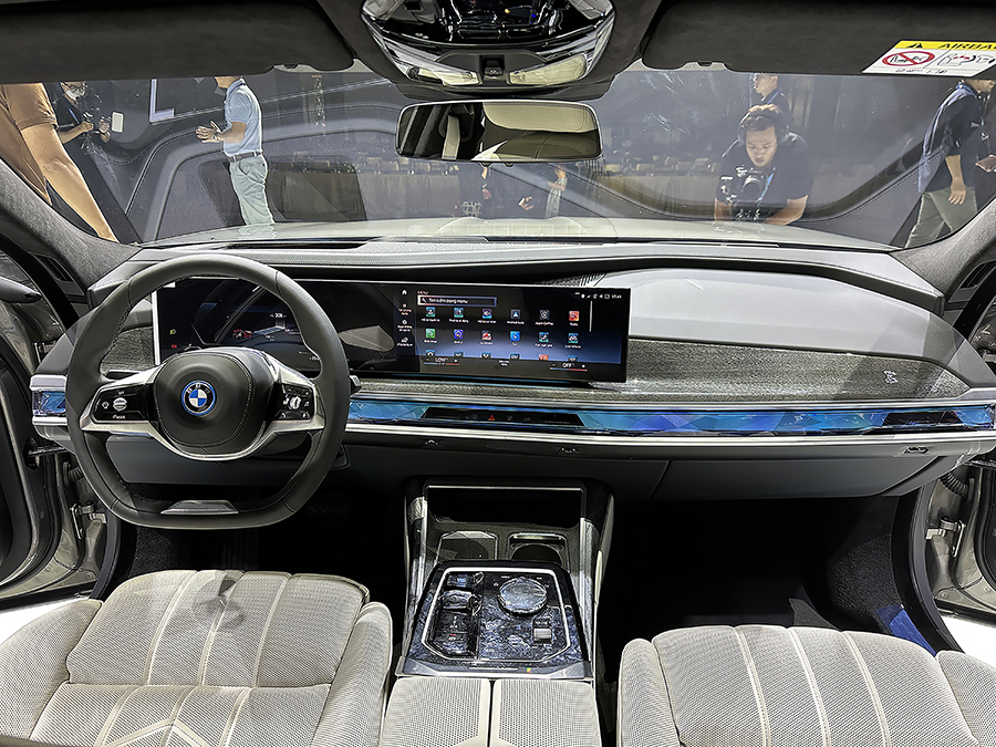 tap lo bmw i7 tinbanxe