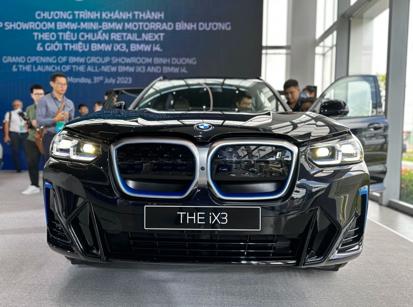 dau xe bmw ix3 tinbanxe vn