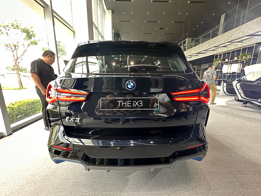 duoi xe bmw ix3 tinbanxe