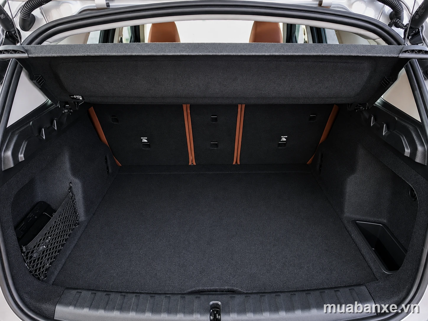 Khoang hành lý BMW X1 2026