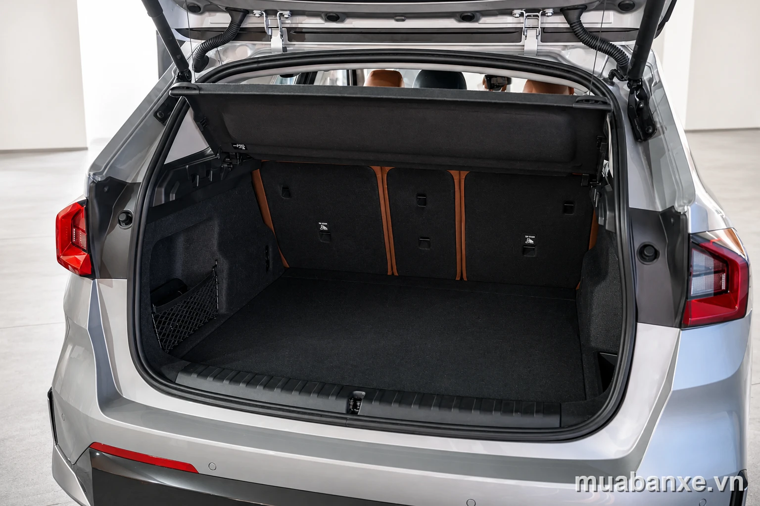 Khoang hành lý BMW X1 sắc nét