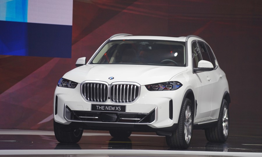 Thiết kế đầu xe bmw x5 