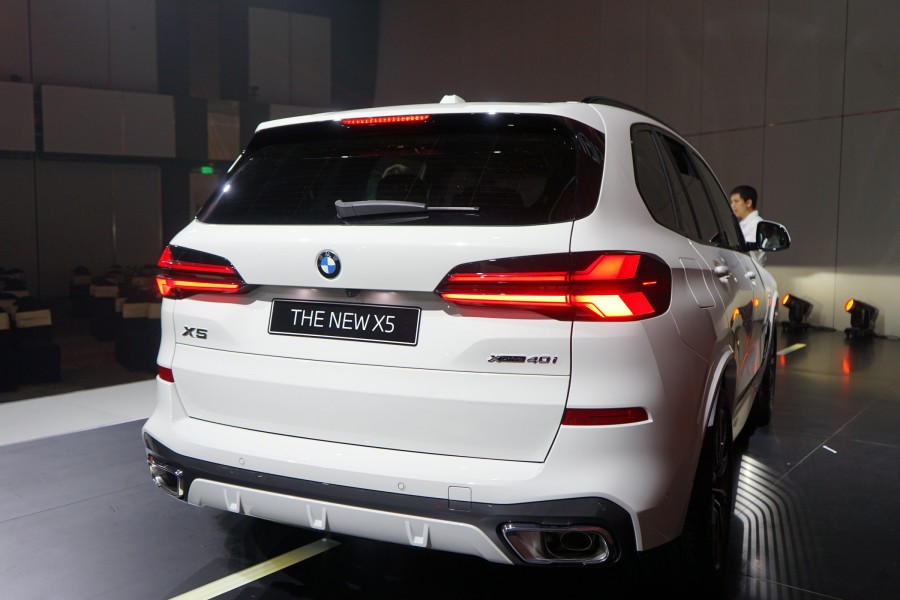 Thiết kế đuôi xe bmw x5 