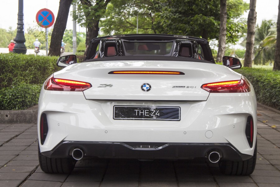 Thiết kế đuôi xe bmw z4 