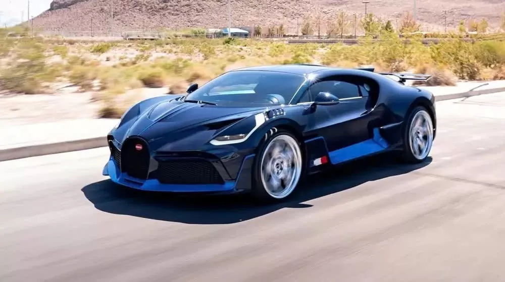 than xe bugatti divo tinbanxe vn