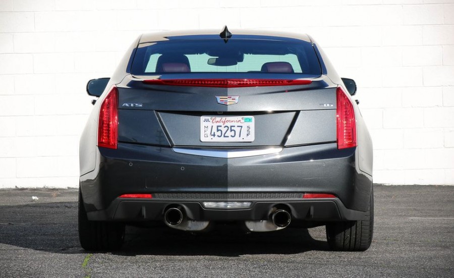 Thiết kế đuôi xe cadillac ats 