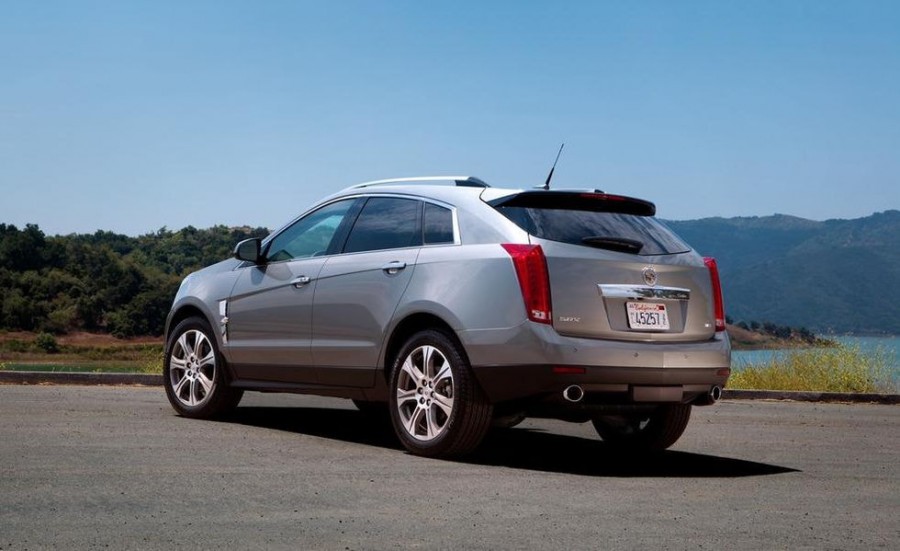 Thiết kế đuôi xe cadillac srx 