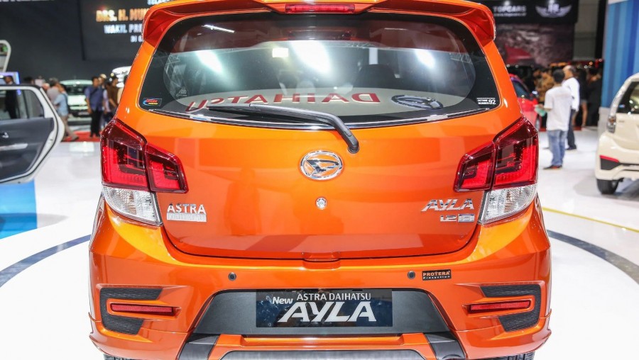 Thiết kế đuôi xe daihatsu ayla 