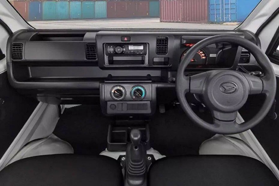 Thiết kế vô lăng và táp lô daihatsu hi max 