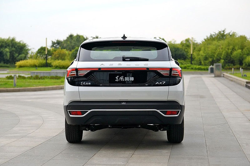 Thiết kế đuôi xe dongfeng ax7 