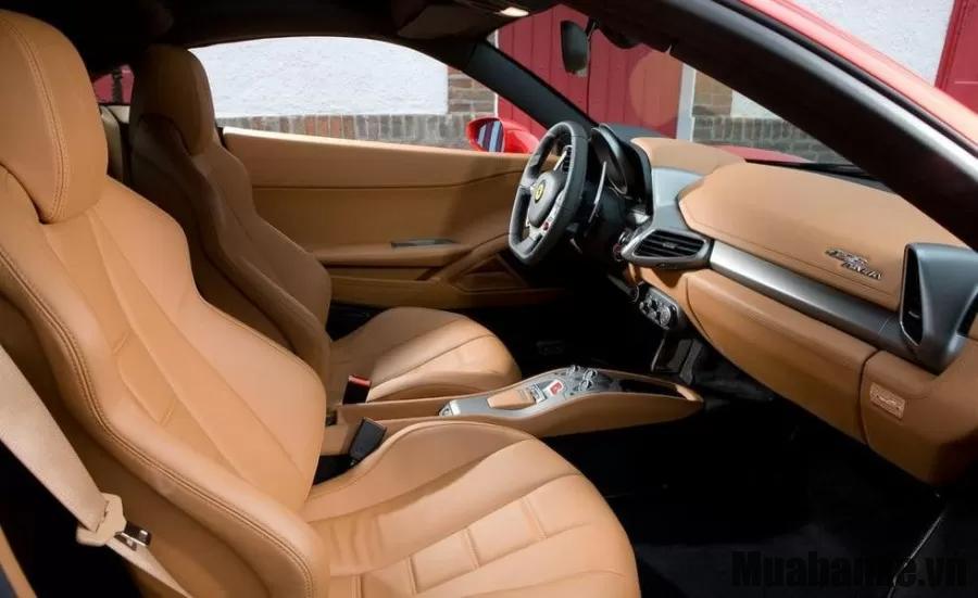 ghe ngoi tren xe ferrari 458