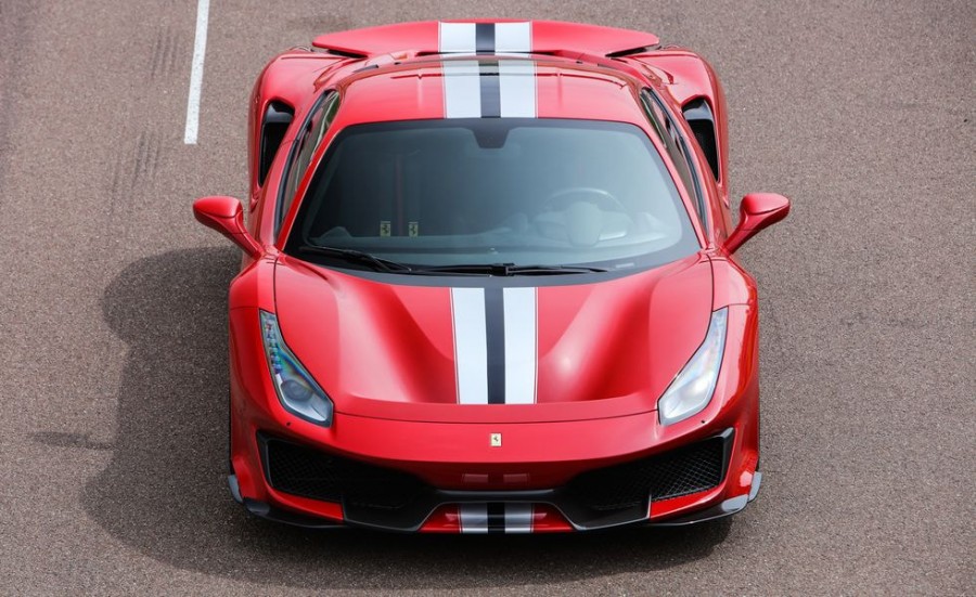 Thiết kế đầu xe ferrari 488 