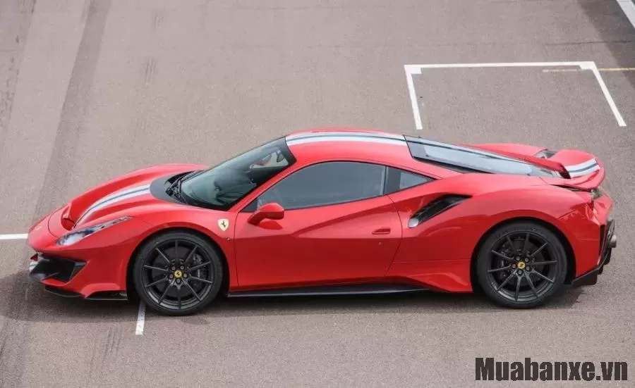than xe ferrari 488