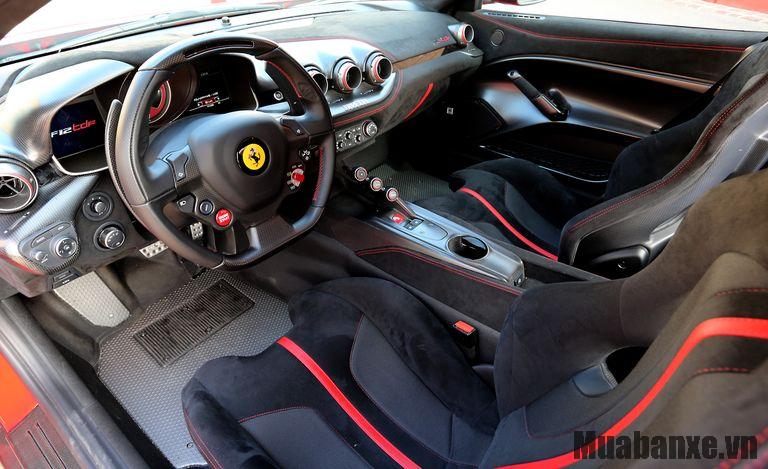 ghe ngoi tren xe ferrari f12 berlinetta