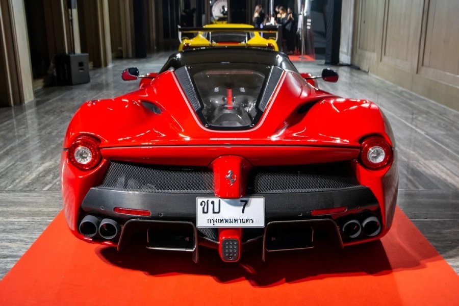 duoi xe ferrari llaferrari tinbanxe