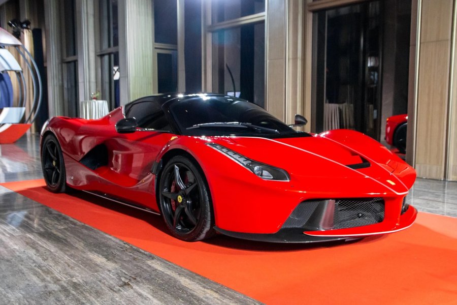 than xe ferrari llaferrari tinbanxe