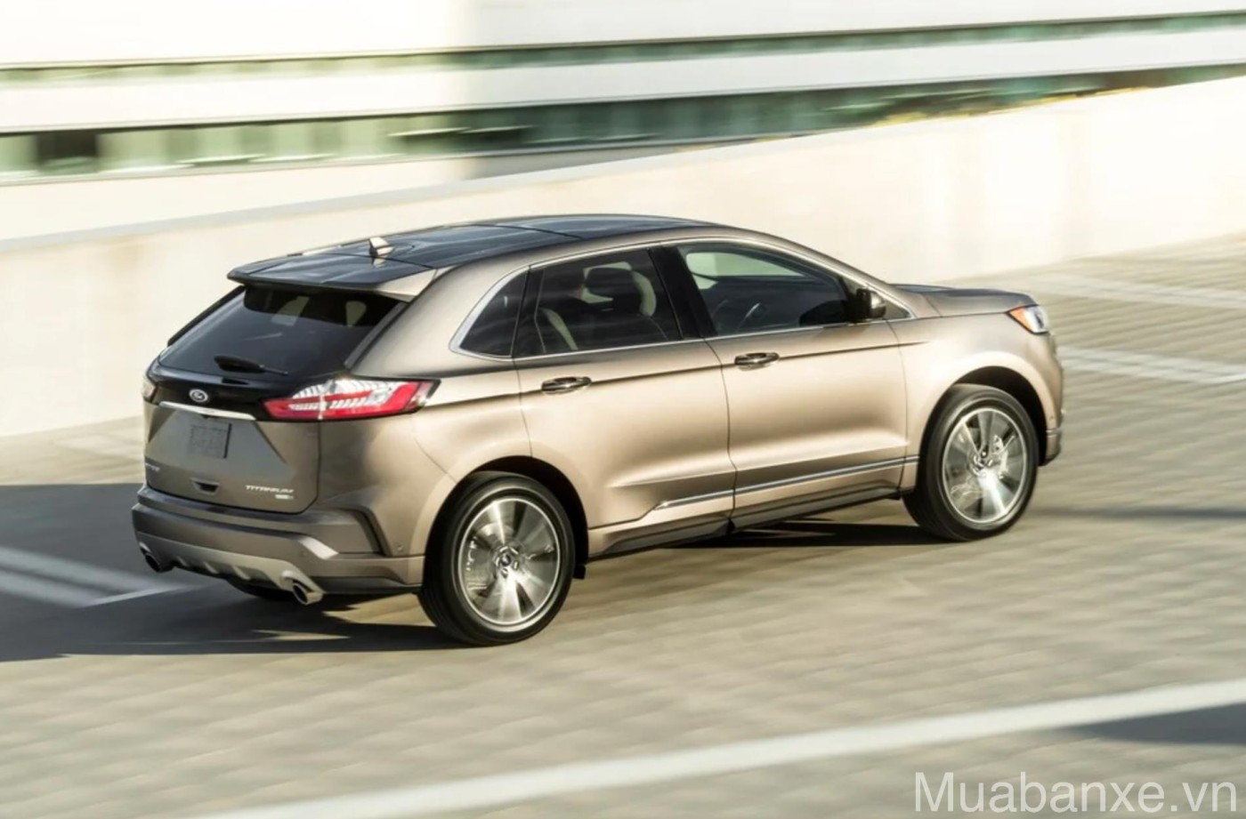 cam giac lai xe ford edge trong do thi tinbanxe vn