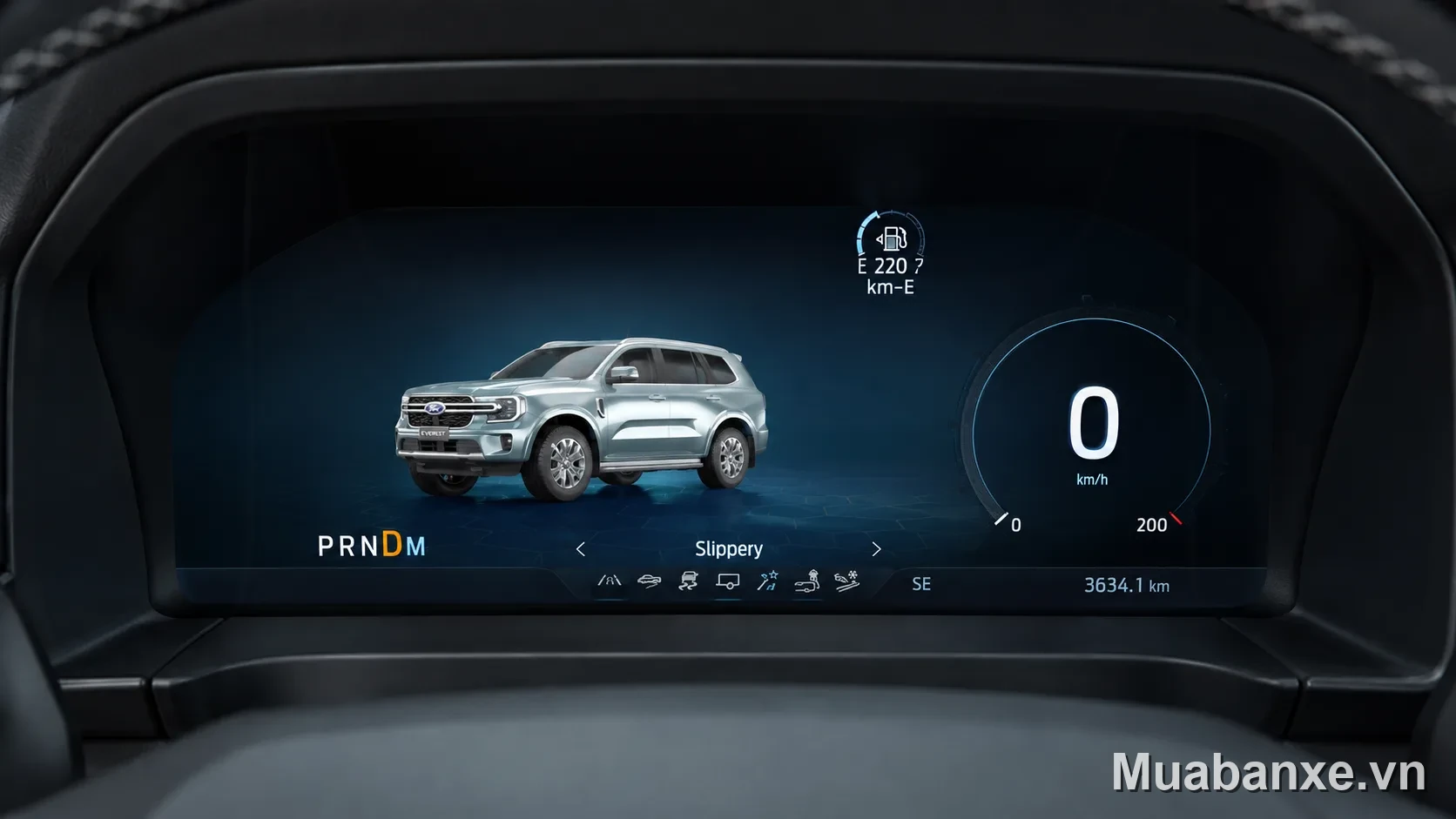 Ford Everest cụm đồng hồ (cận cảnh) Ford Everest cụm đồng hồ hiển thị thông tin (góc khác)