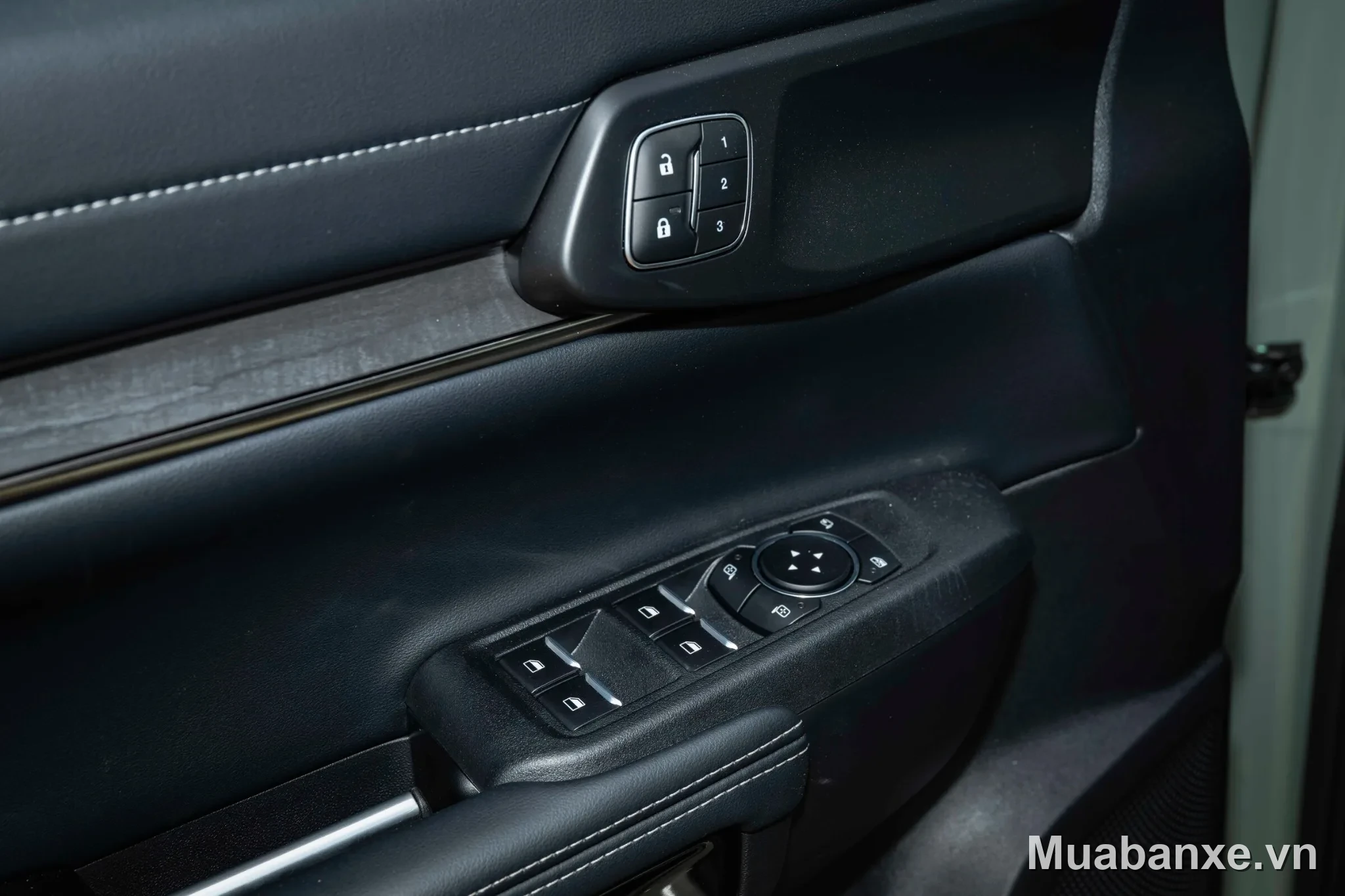 Ford Everest cửa gió Ford Everest cửa gió và nút bấm