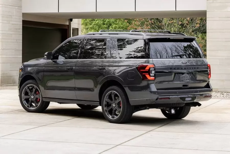 Thiết kế đuôi xe ford expedition