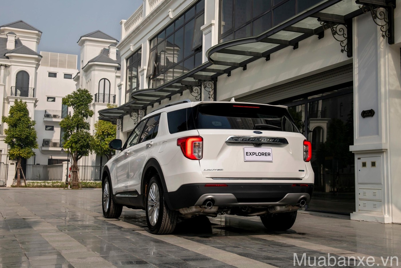 trang bi an toan tren xe ford explorer tinbanxe vn