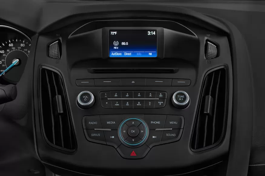 Trang bị tiện nghi giải trí ford focus sedan 