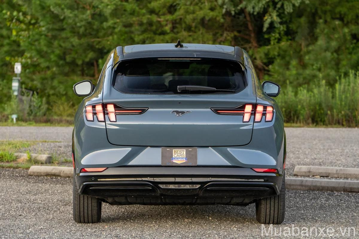 duoi xe ford mustang tinbanxe vn
