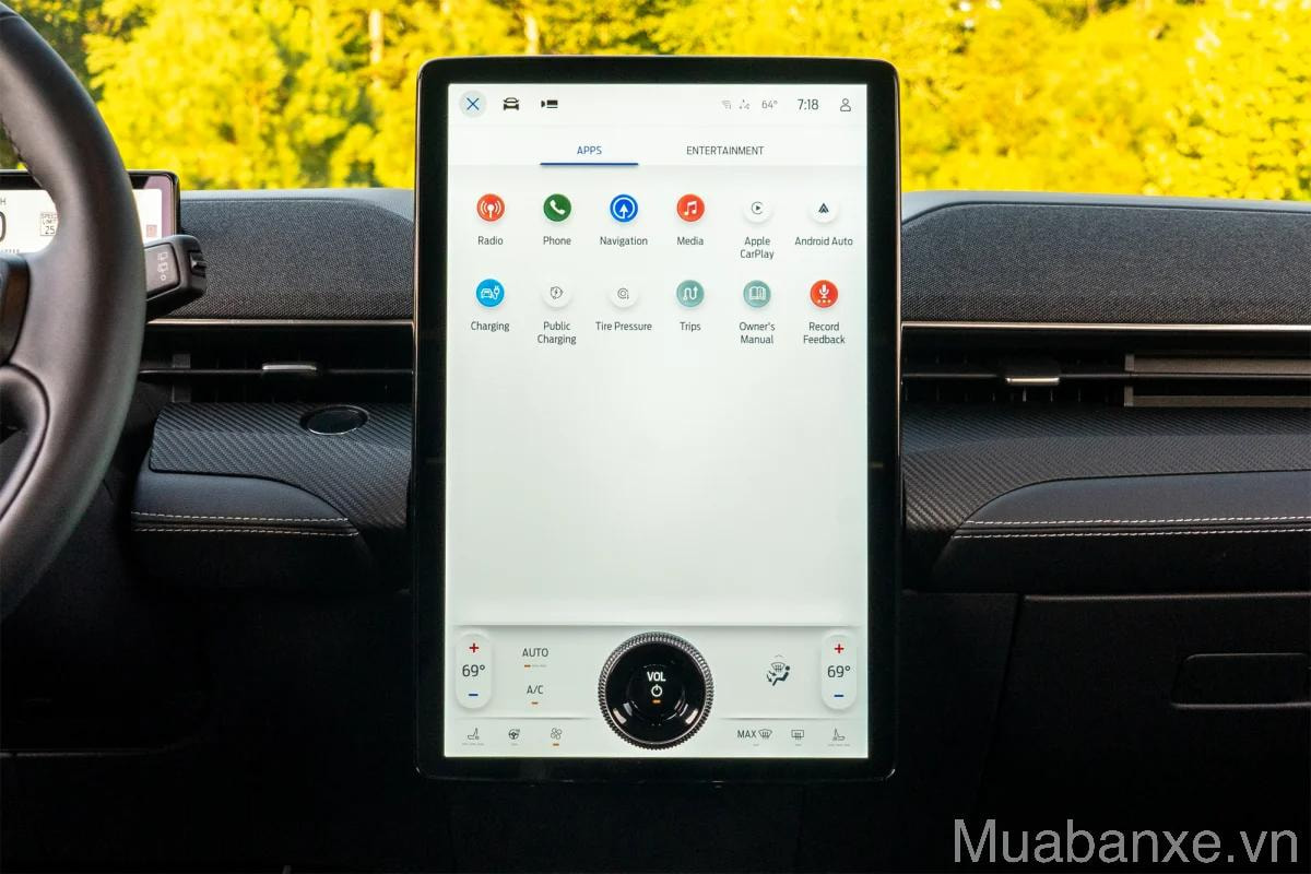 man hinh ket noi va giai tri tren xe ford mustang tinbanxe vn