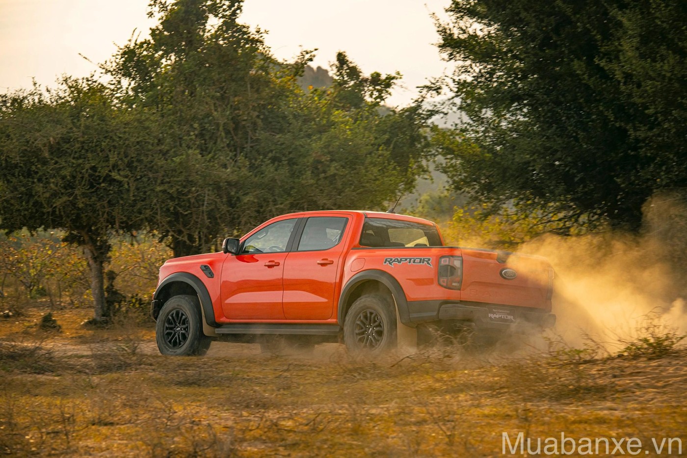 trang bi an toan tren xe ford ranger raptor tinbanxe vn