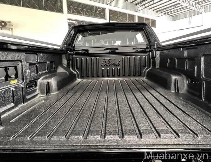 khoang hanh li tren xe ford ranger tinbanxe vn